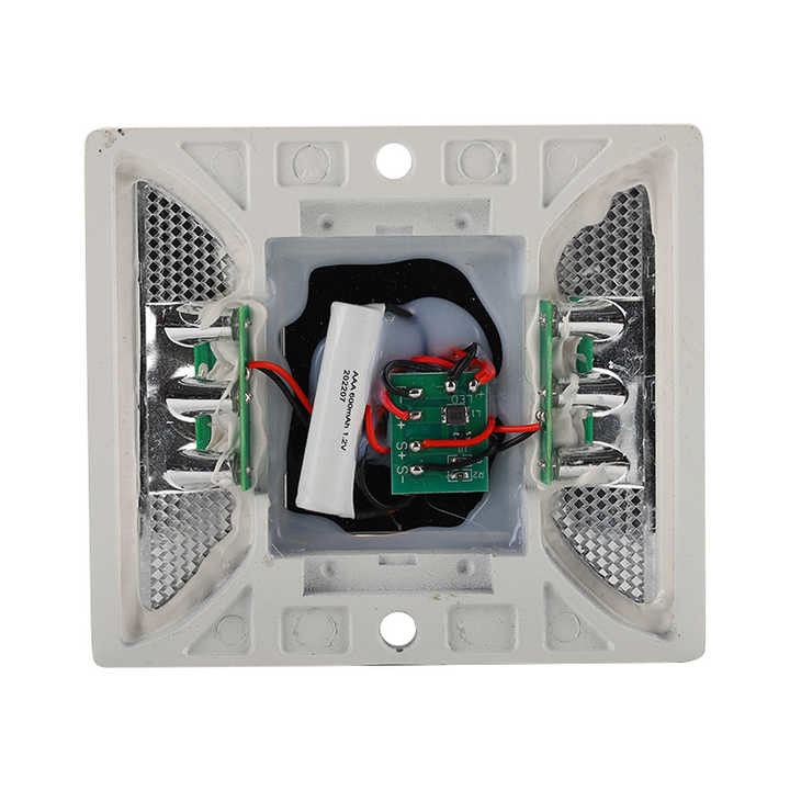 125 * 110 * 25 ملم الأزرق الطاقة الشمسية LED الطرق المكافحة المضيئة القط العين علامة الطريق