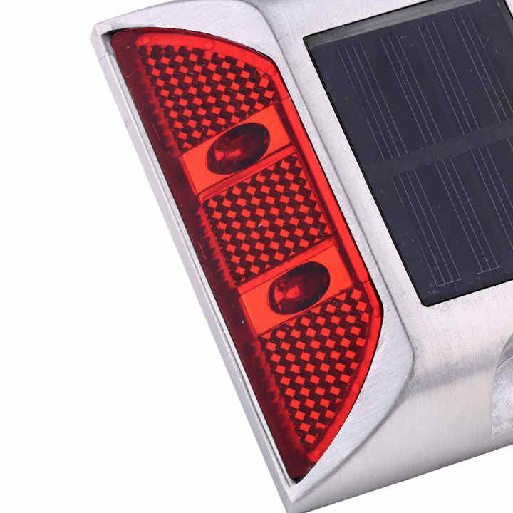 اللون الأحمر الضوء العالي LED الألومنيوم الطاقة الشمسية الطريق ستود شهادة FCC