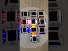 A104 40 طن الطاقة الشمسية طوابق الطريق الألومنيوم عالية الرؤية علامة الطريق الضوء